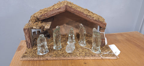 SECOND-HAND GLASS NATIVITY SET WITH STABLE - XUPH1/3R