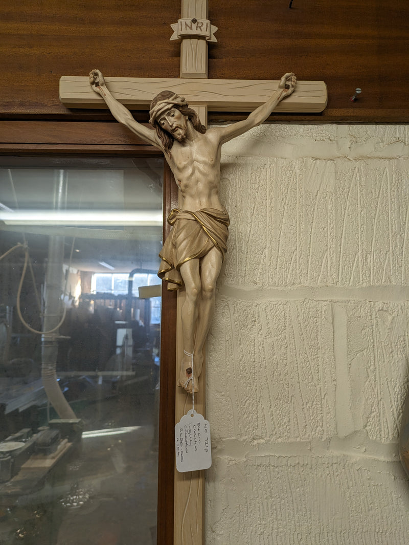 No.721p - CRUCIFIX