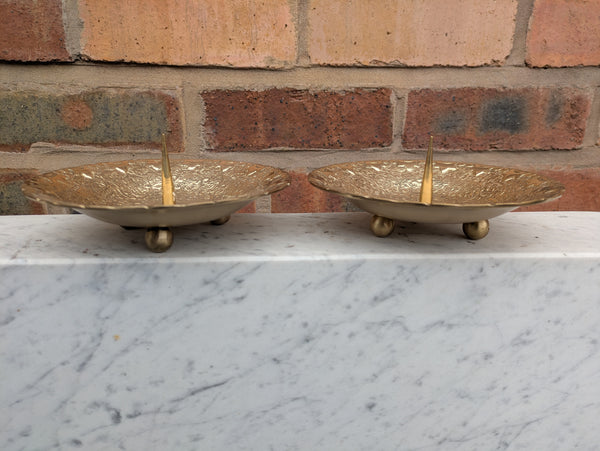No.P187 - Brass candlesticks
