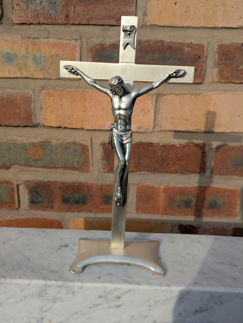 SECOND-HAND 9 3/4" HIGH STANDING CRUCIFIX - XUP542/19