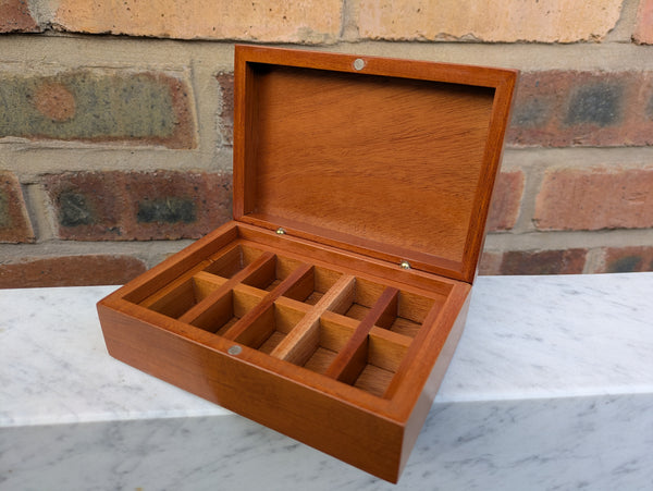 Secondhand Altar Bread Box - XUPK4/4C