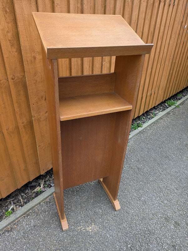 Secondhand Lectern - XUPK4/4O