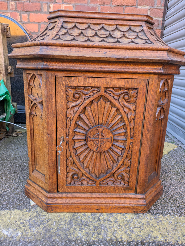 Secondhand Aumbry/Maundy Tabernacle - XUPK4/4R