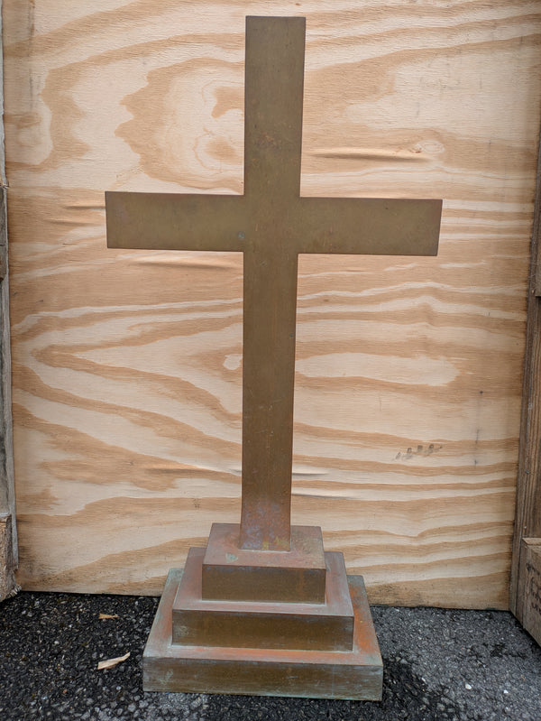SECOND-HAND STANDING BRASS CROSS - XUPK6/3A