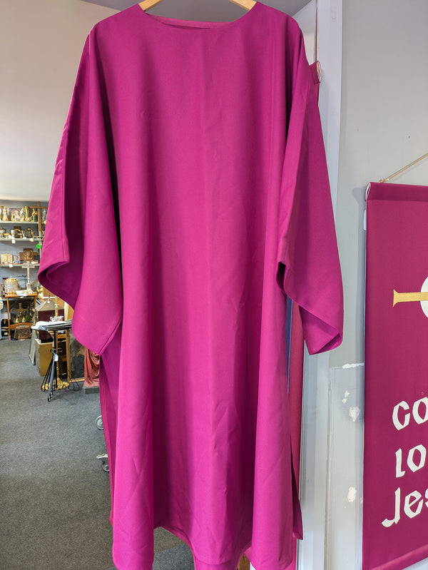 Secondhand Dalmatic & Decacon Stole - XUPRPD