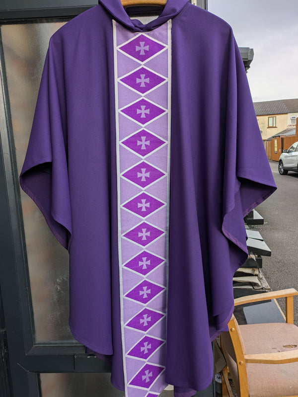 SECOND-HAND CHASUBLE AND STOLE - XUPK1985
